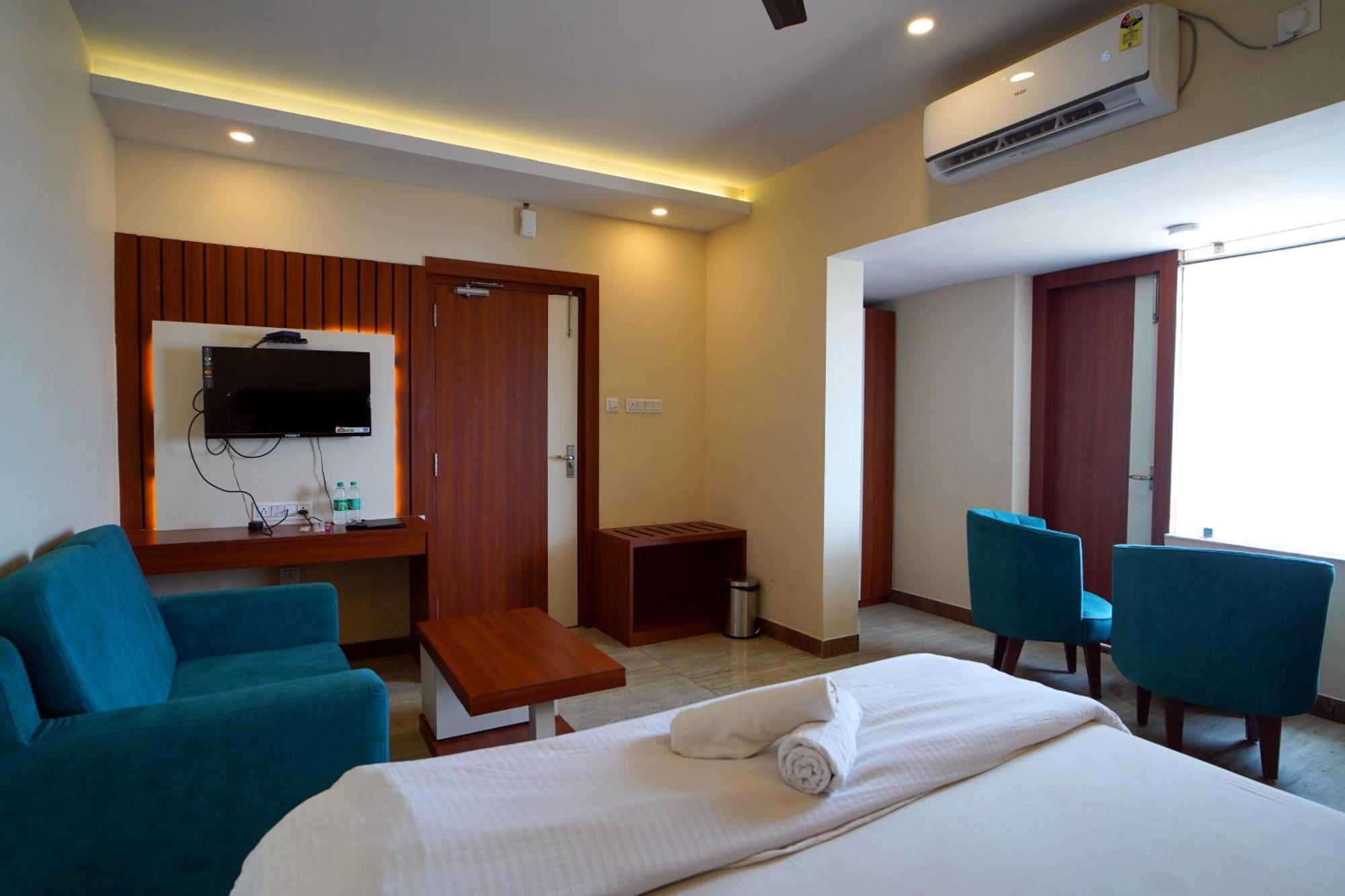 Royal Sea View !! Beach Front With Free Wifi !! Дигха Экстерьер фото