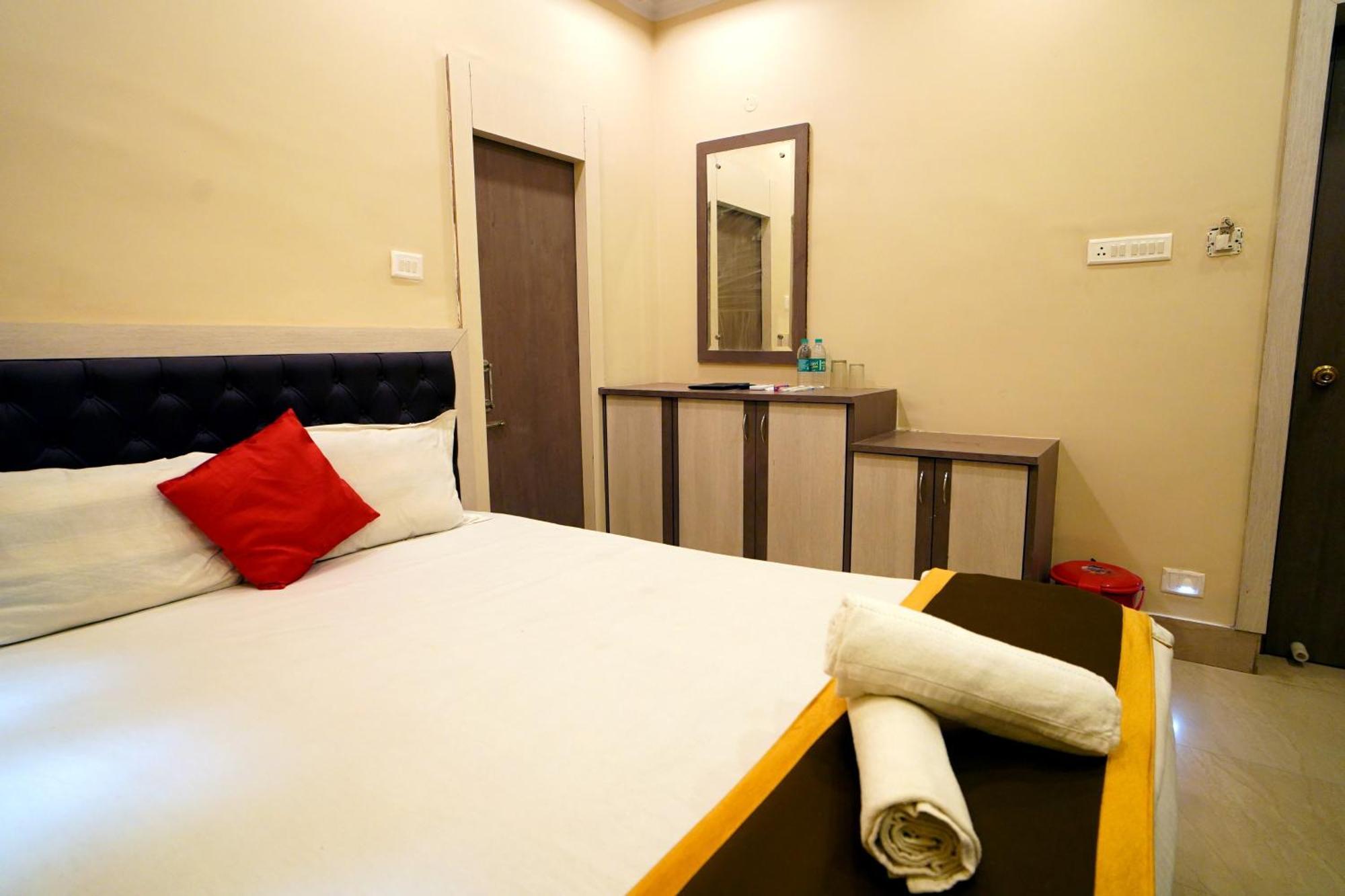 Royal Sea View !! Beach Front With Free Wifi !! Дигха Экстерьер фото
